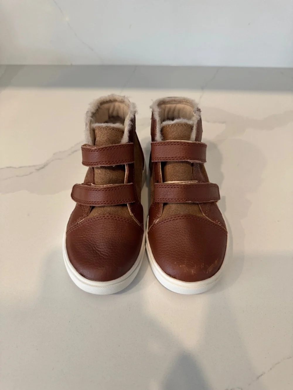 UGG Rennon II Little Kids Brown Leather & Suede Boots with White Sole - Picture 2 of 5